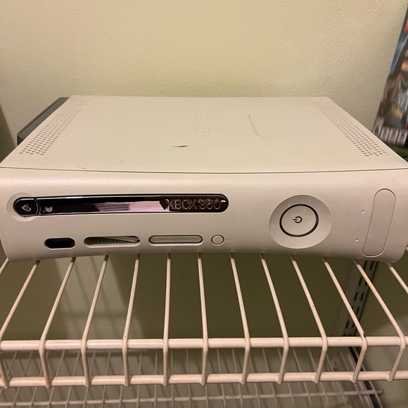 XBOX 360 Console with XBOX Lego’s Dimension game - Picture 2 of 10